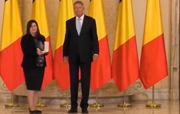 Ceremonie acordare Ordinul pentru învătământ